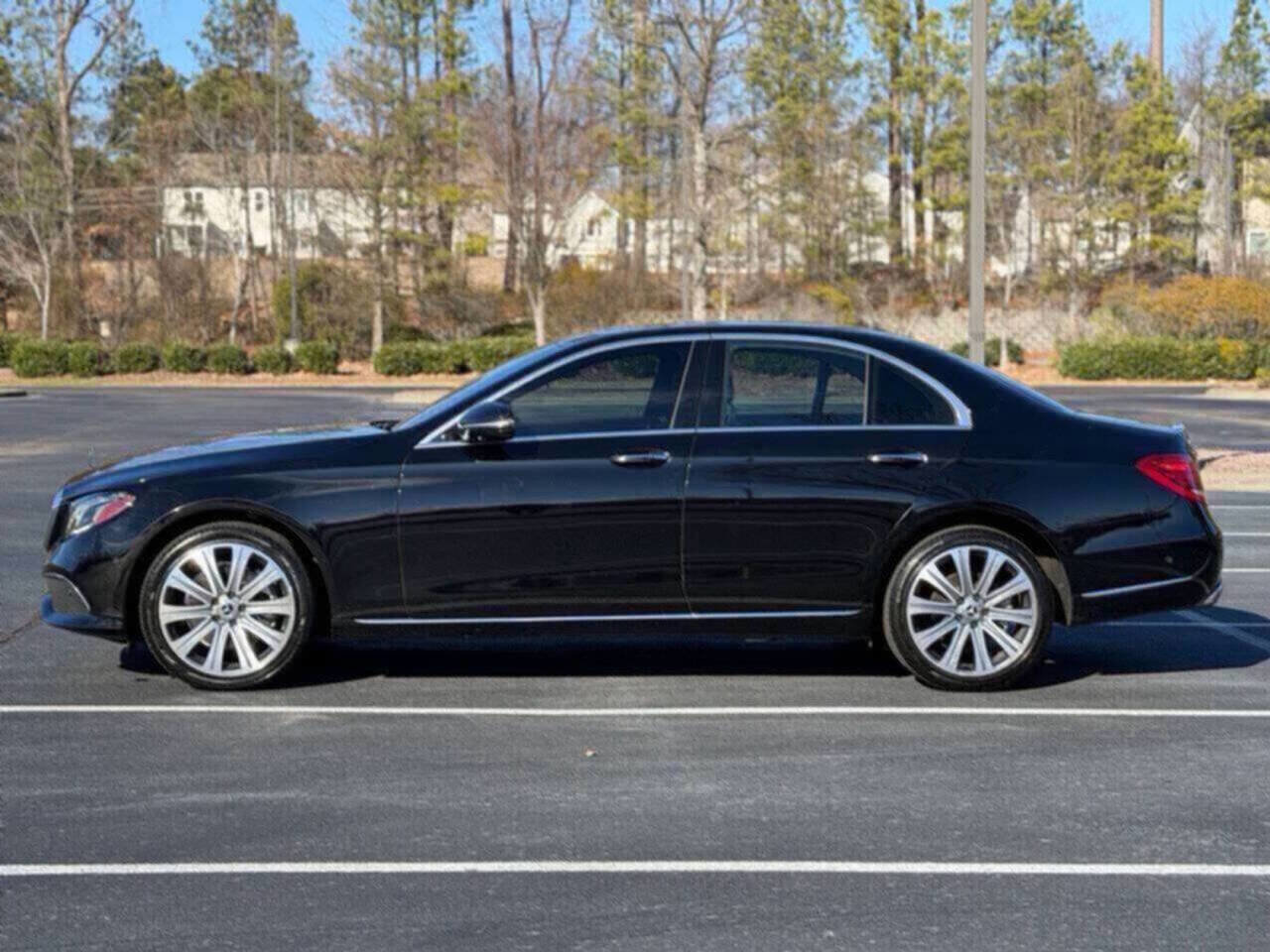 Used 2018 Mercedes-Benz E 300 4MATIC image 4