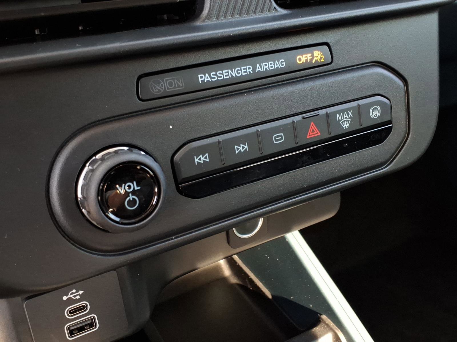 Used 2025 Ford Maverick XL w/ Equipment Group 101A image 20