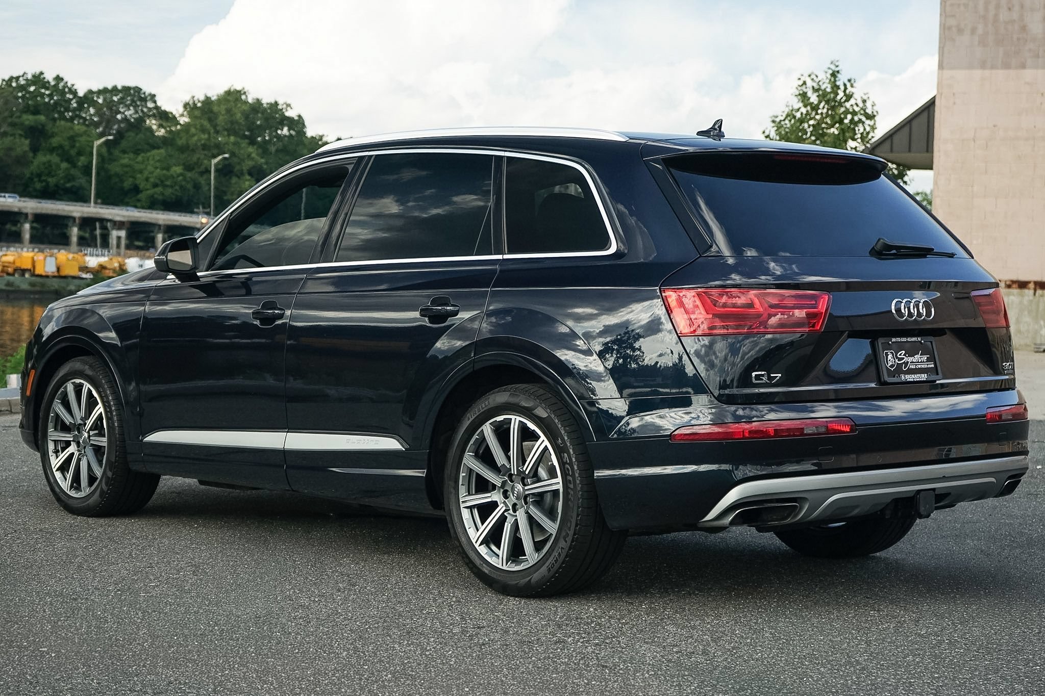 Used 2018 Audi Q7 3.0T Prestige AWD/4WD image 3