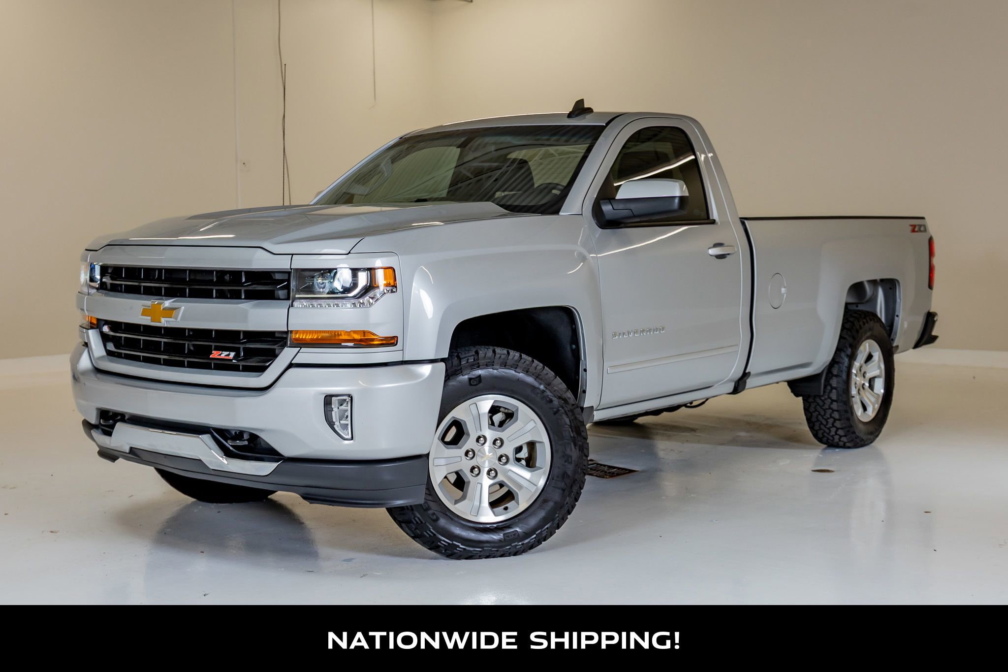 Used 2018 Chevrolet Silverado 1500 LT w/ LT Convenience Package AWD/4WD image 4