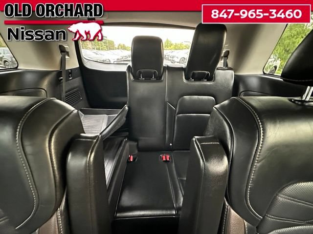 Used 2022 Nissan Pathfinder Platinum w/ Lighting Package (N92) FWD image 11