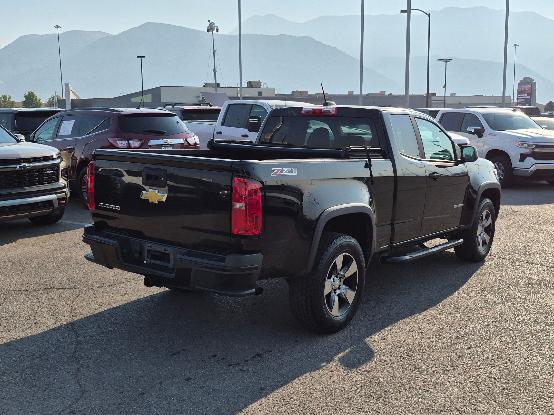 Used 2015 Chevrolet Colorado Z71 AWD/4WD image 3