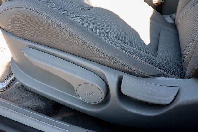 Used 2024 Hyundai Elantra SE image 32