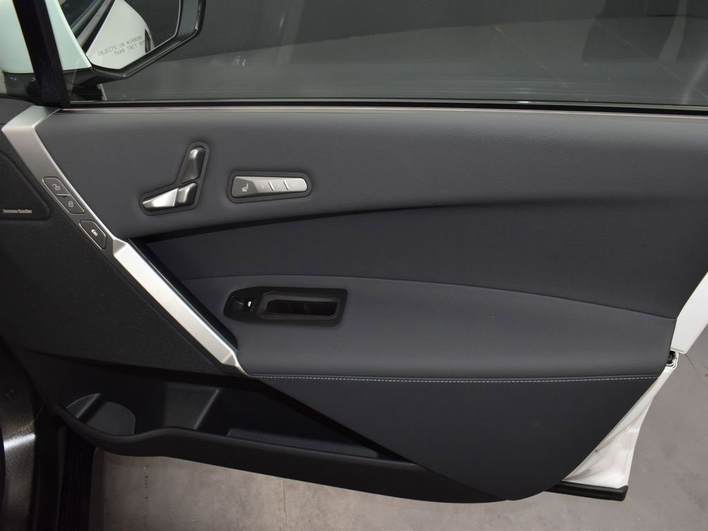 New 2026 BMW iX xDrive60 w/ M Sport Package image 26