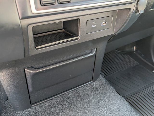 Used 2022 Nissan Titan S image 29