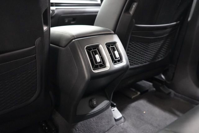Used 2024 Kia Sorento S image 31