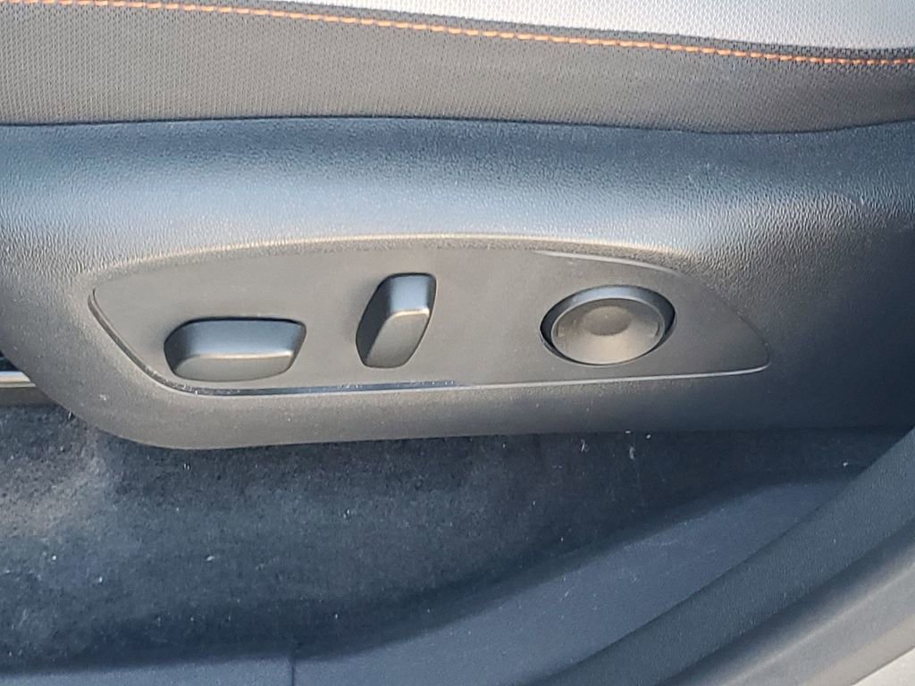 Used 2025 Chevrolet Traverse LT image 29