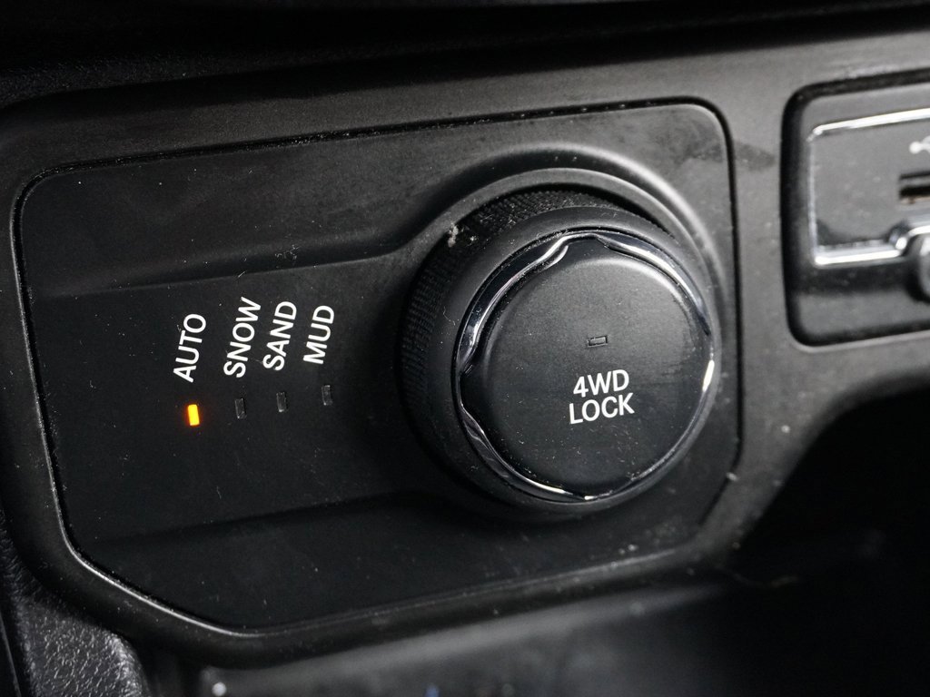 Used 2018 Jeep Renegade Latitude image 37