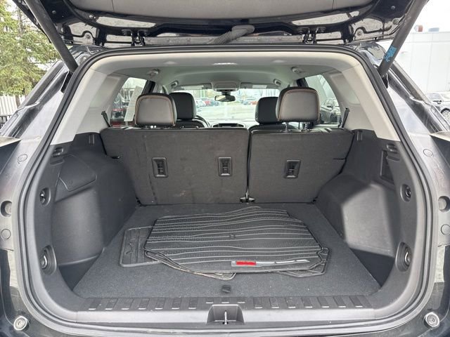 Used 2024 GMC Terrain AT4 w/ Infotainment Package II image 8