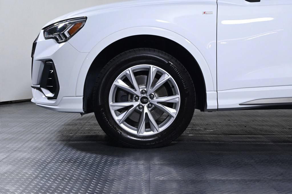 Used 2025 Audi Q3 2.0T Premium w/ Convenience Package AWD/4WD image 23