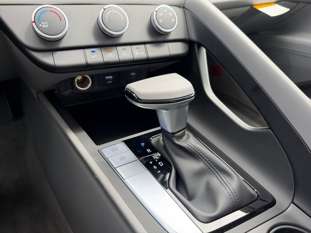 New 2026 Hyundai Elantra SE FWD image 22