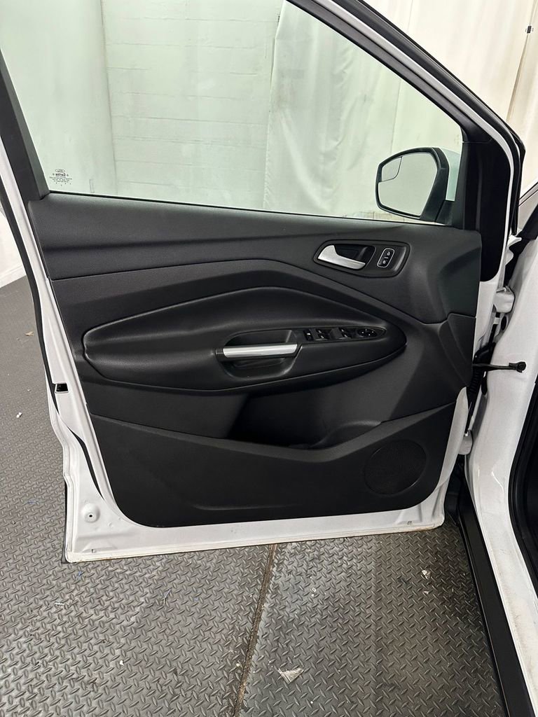 Used 2018 Ford Escape SE w/ SE Sync 3 Package AWD/4WD image 8