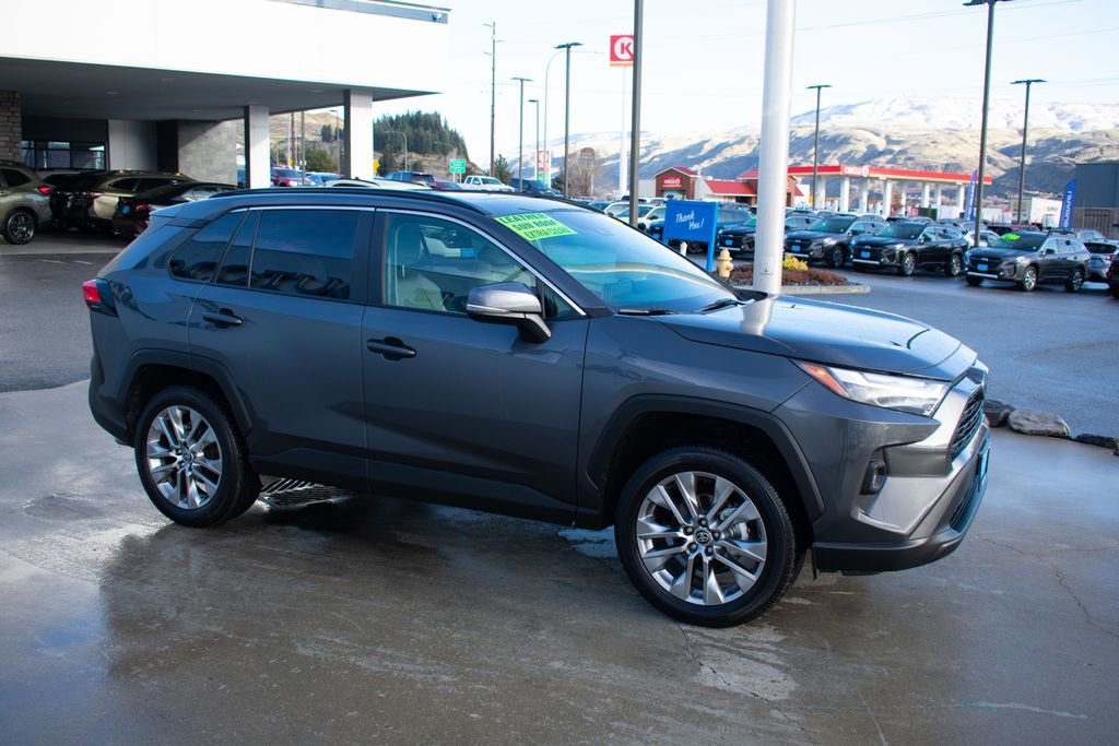 Used 2025 Toyota RAV4 XLE Premium image 10