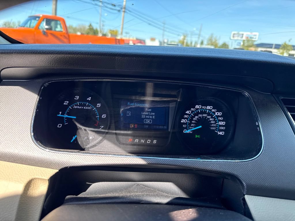 Used 2018 Ford Taurus SE FWD image 18