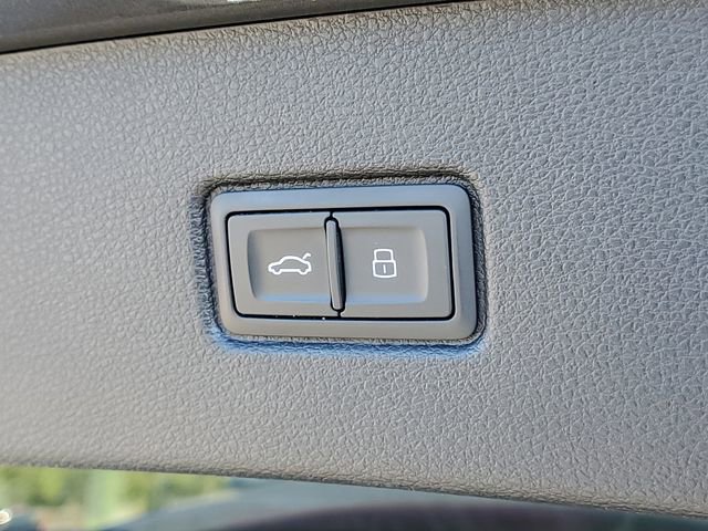 Used 2018 Audi Q7 3.0T Prestige AWD/4WD image 10
