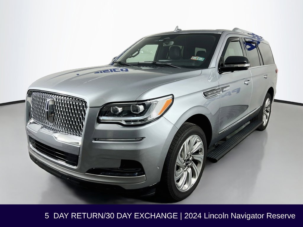 Used 2024 Lincoln Navigator Reserve AWD/4WD image 4