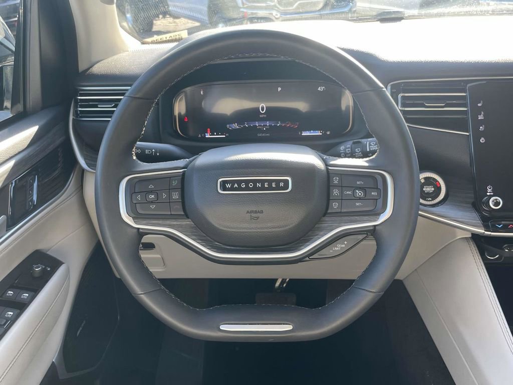 Certified 2024 Jeep Wagoneer L Series II w/ Flexible Seating Group image 24