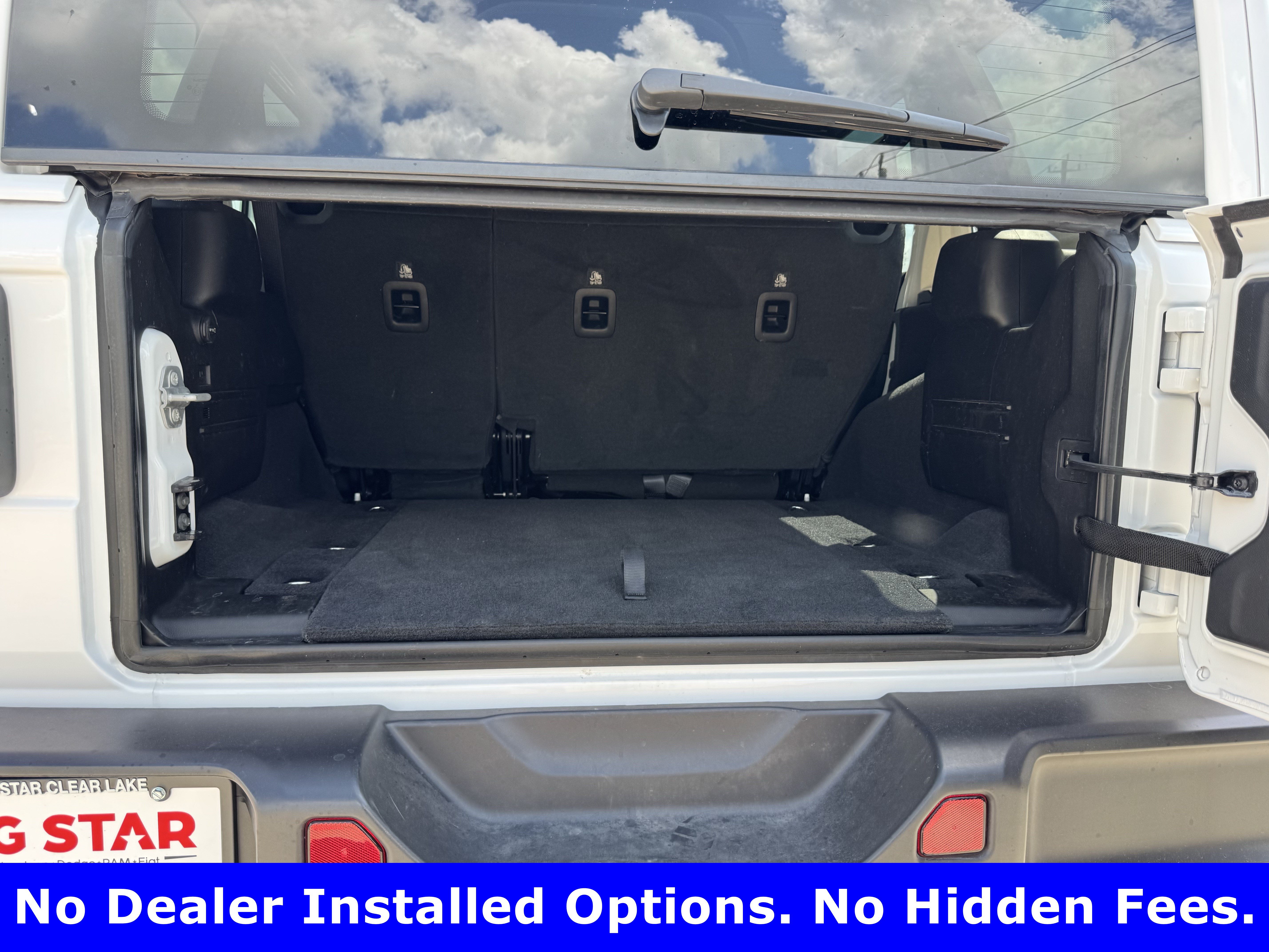 Used 2025 Jeep Wrangler Unlimited Sahara AWD/4WD image 26