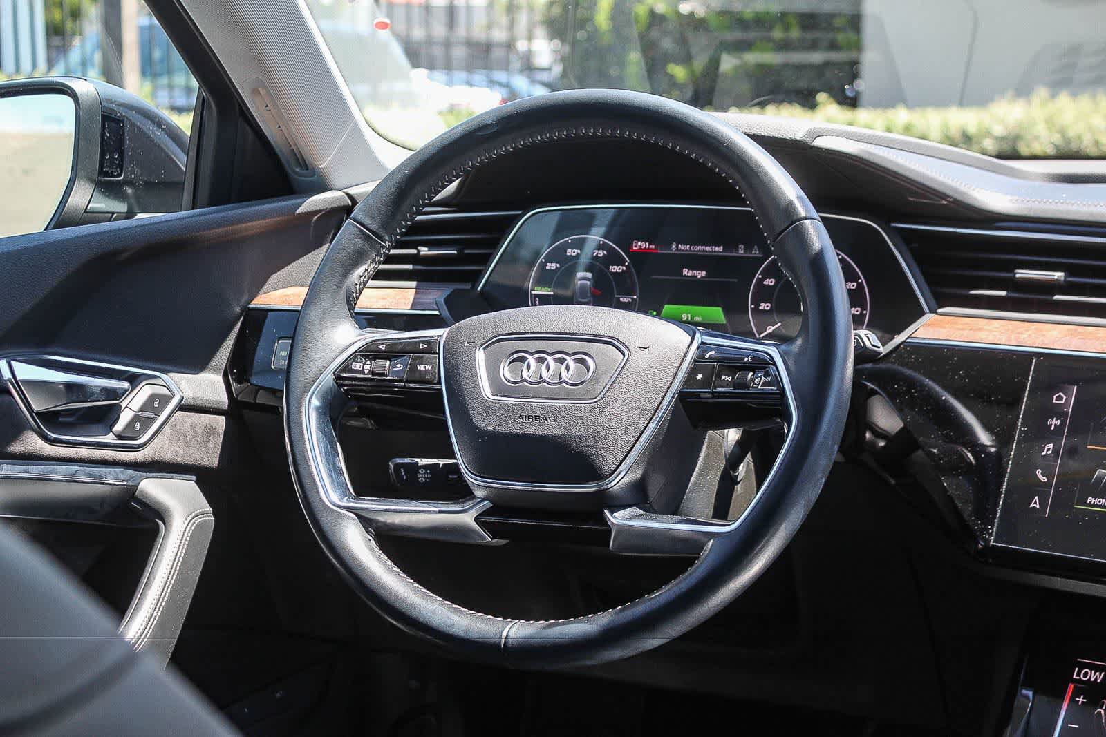 Used 2019 Audi e-tron Prestige w/ Prestige Package AWD/4WD image 19