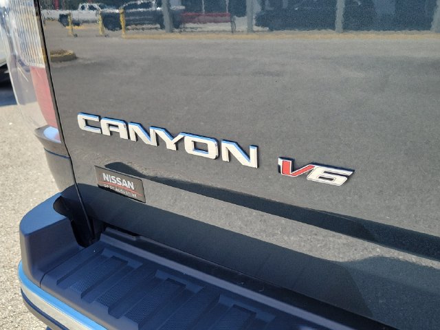 Used 2020 GMC Canyon SLE w/ Driver Alert Package RWD image 8