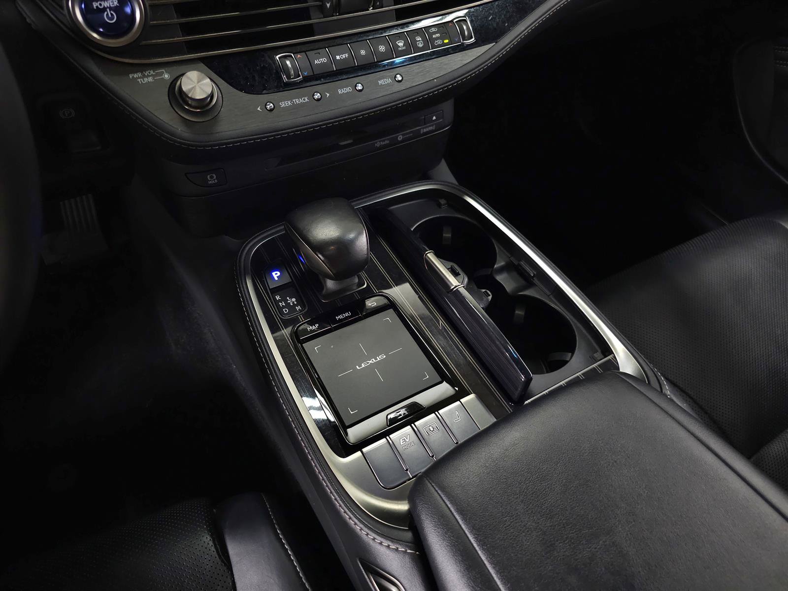 Used 2019 Lexus LS 500h AWD w/ Accessory Package (Z1) image 32