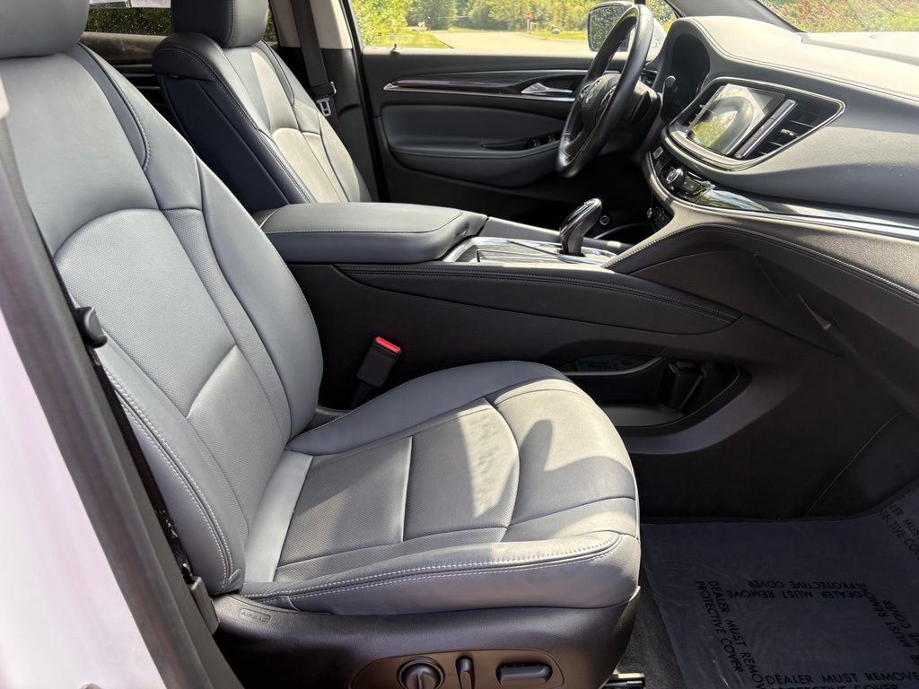 Used 2021 Buick Enclave Essence FWD image 28