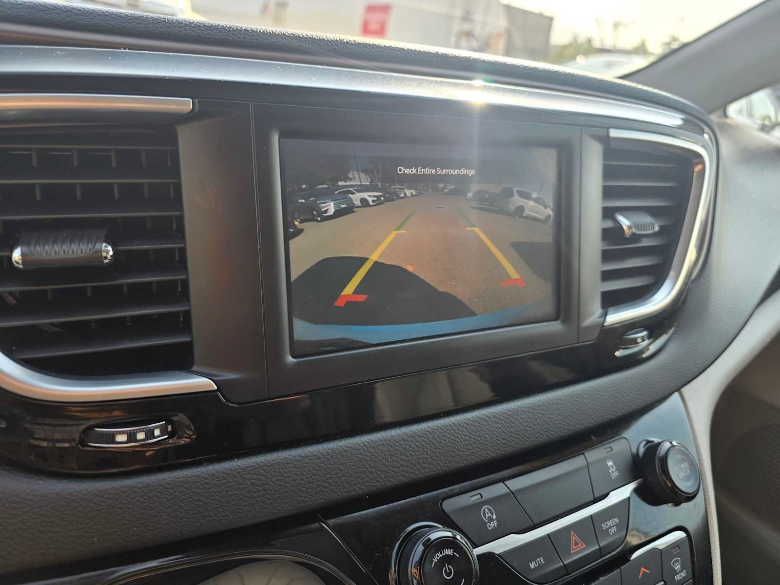 Used 2023 Chrysler Voyager LX FWD image 28
