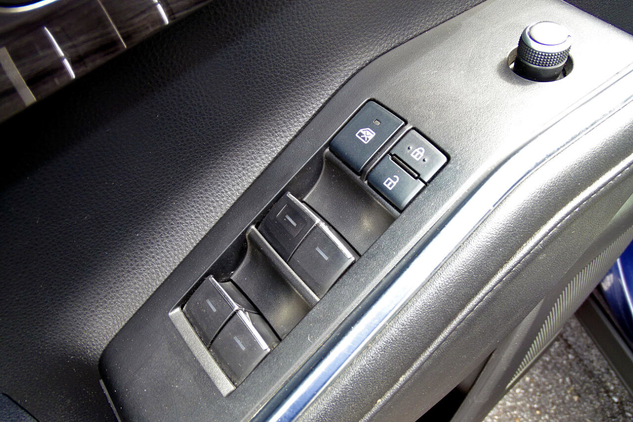 Used 2022 Toyota Highlander Platinum image 14
