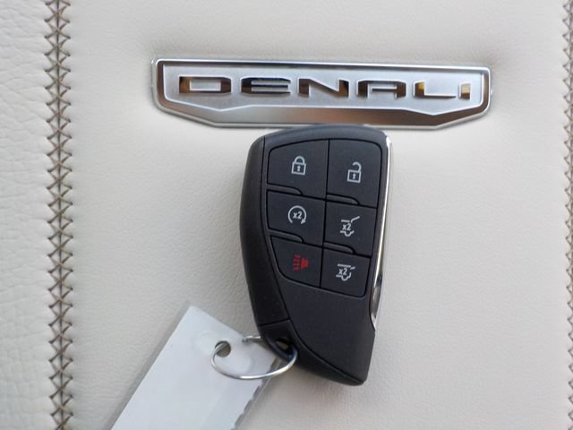 New 2026 GMC Yukon Denali w/ Advanced Technology Package AWD/4WD image 41
