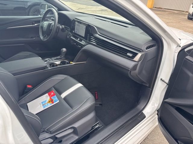 Used 2025 Toyota Camry SE image 14