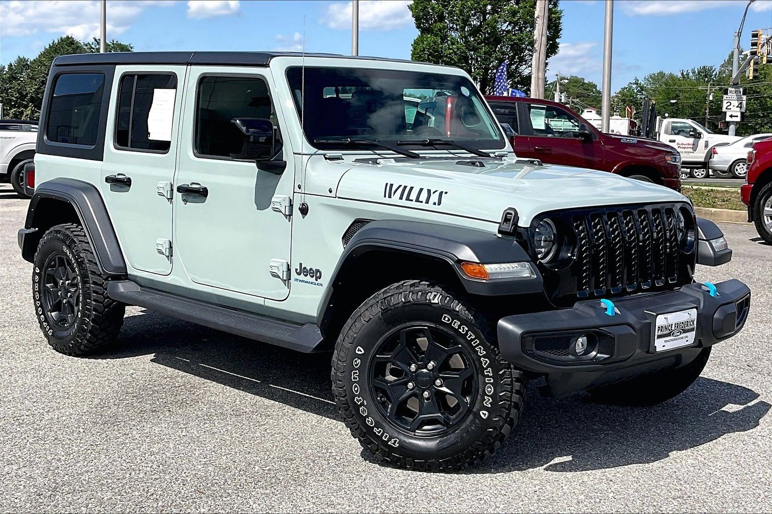 Used 2023 Jeep Wrangler Unlimited w/ Cold Weather Group AWD/4WD image 1