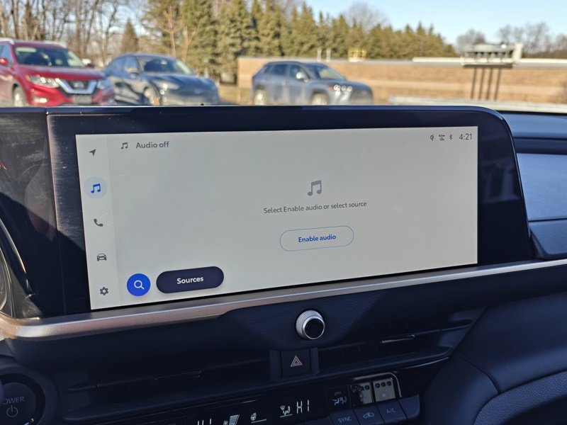 Used 2025 Toyota Crown Signia image 31