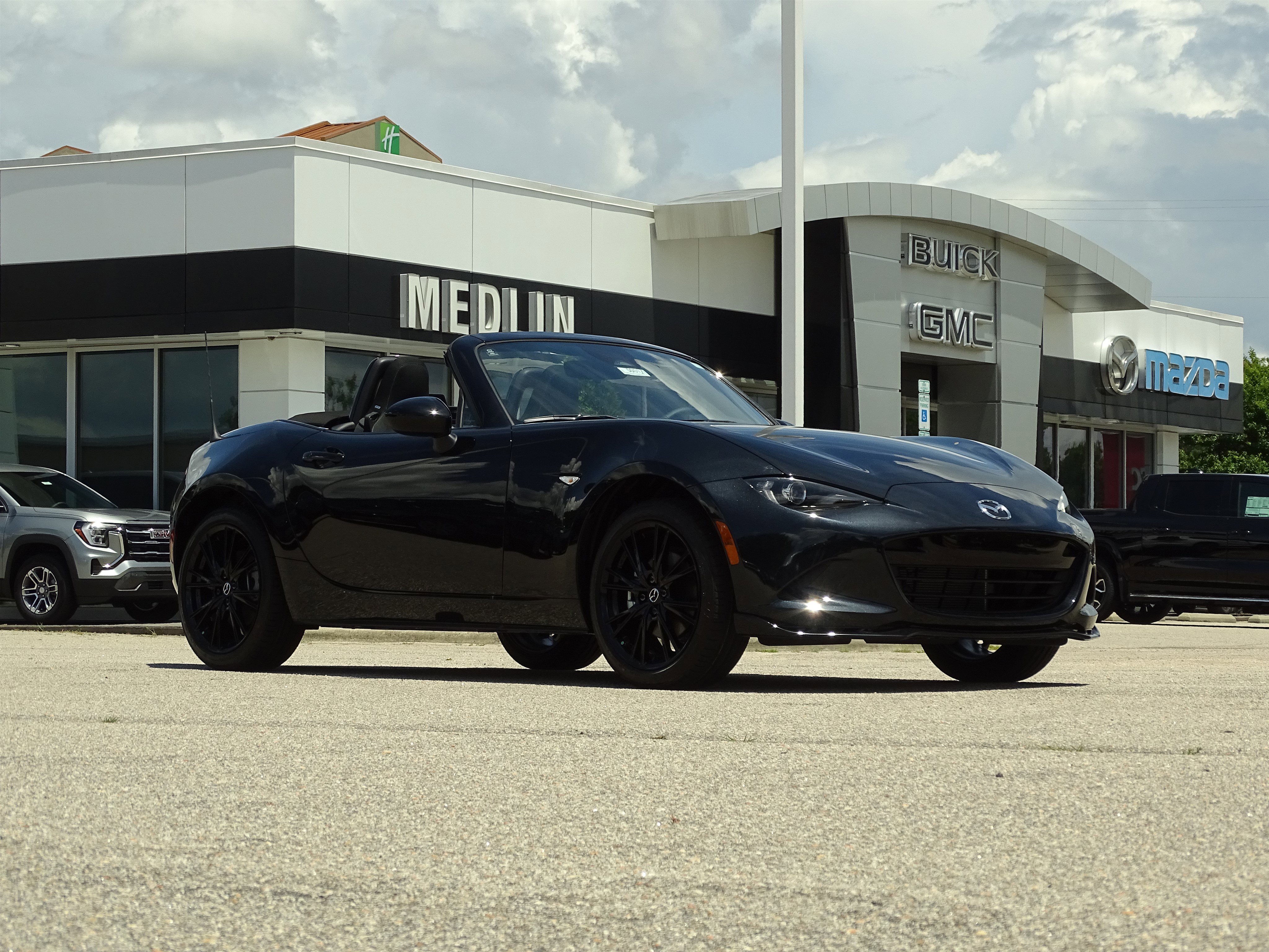 New 2025 MAZDA MX-5 Miata Club image 1
