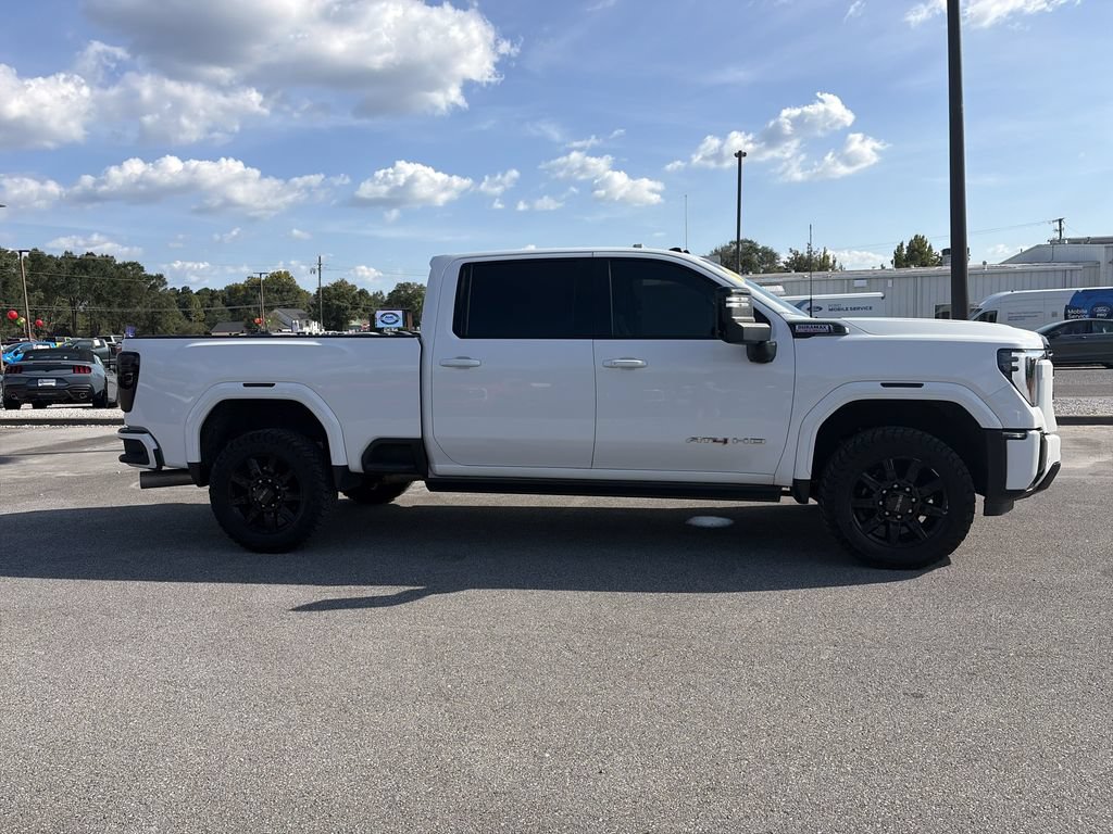 Used 2024 GMC Sierra 3500 AT4 w/ AT4 Preferred Package AWD/4WD image 8