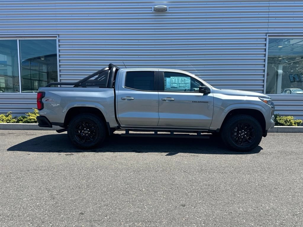 New 2026 Chevrolet Colorado Z71 w/ Midnight Edition AWD/4WD image 2