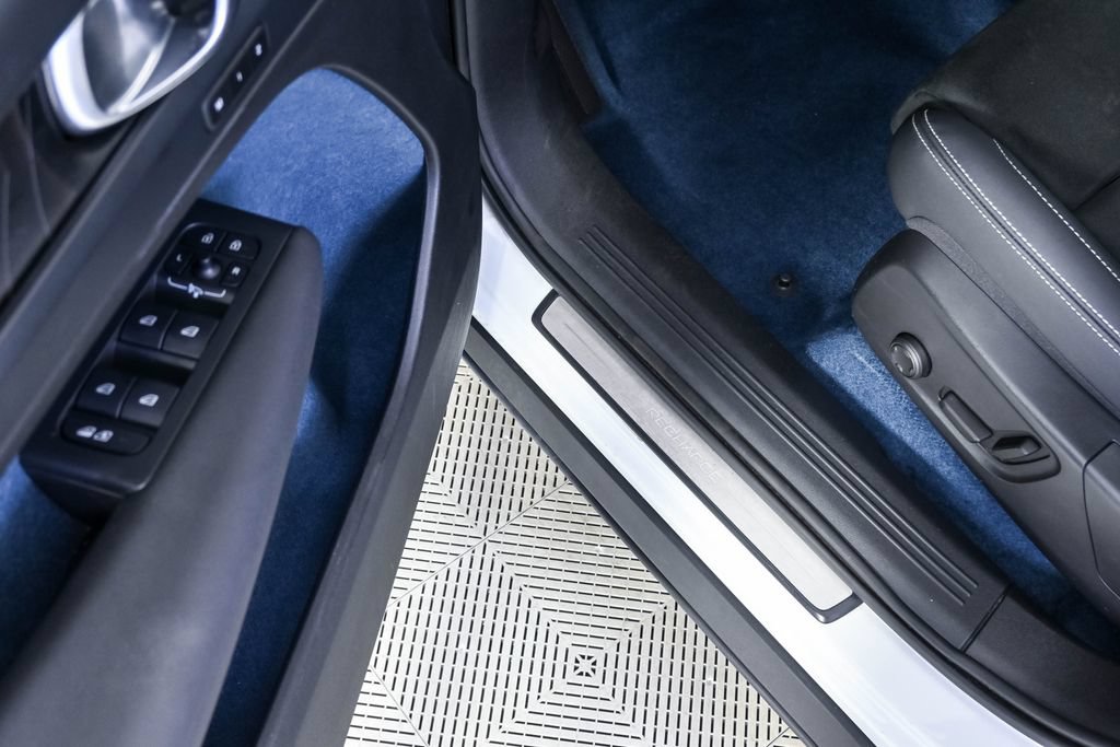 Certified 2023 Volvo C40 P8 Recharge Ultimate AWD/4WD image 10