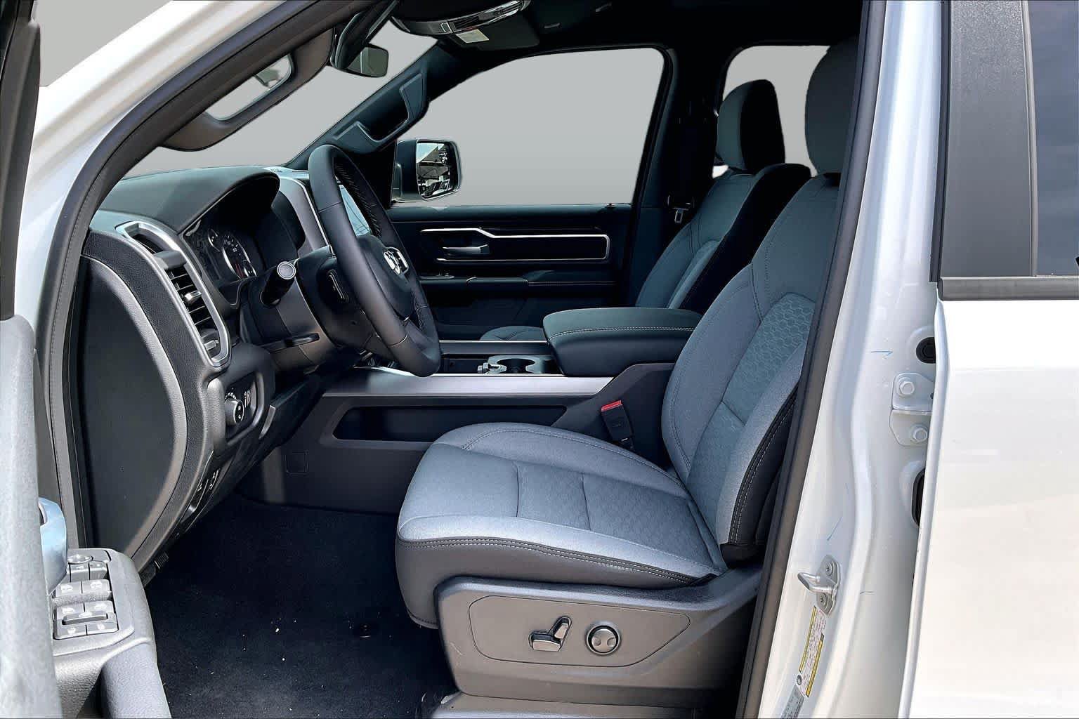New 2026 RAM 1500 Big Horn AWD/4WD image 10