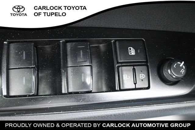 Used 2025 Toyota Camry SE w/ Convenience Package FWD image 21