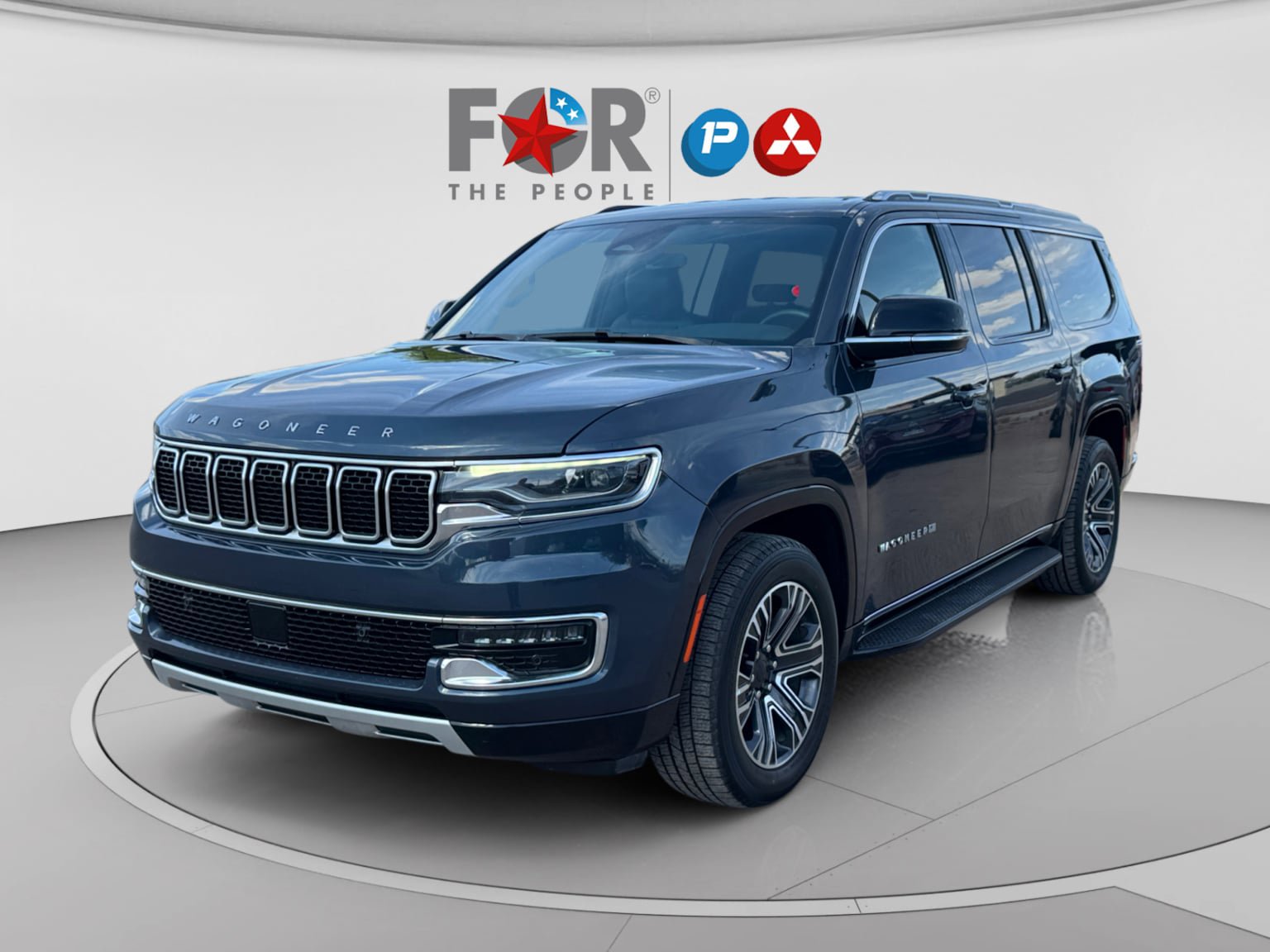 Used 2024 Jeep Wagoneer L Series II w/ Flexible Seating Group RWD image 1