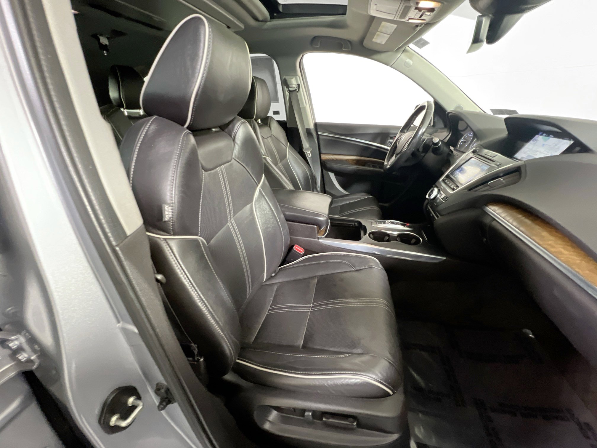 Used 2017 Acura MDX SH-AWD image 31