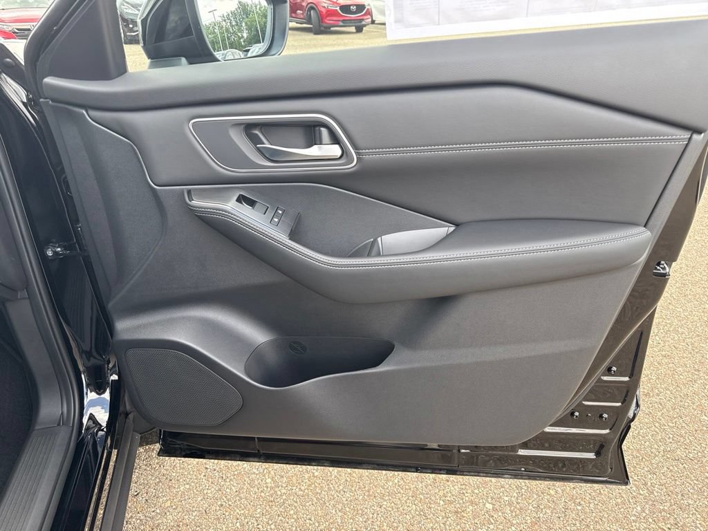 New 2026 Nissan Rogue Platinum AWD/4WD image 28