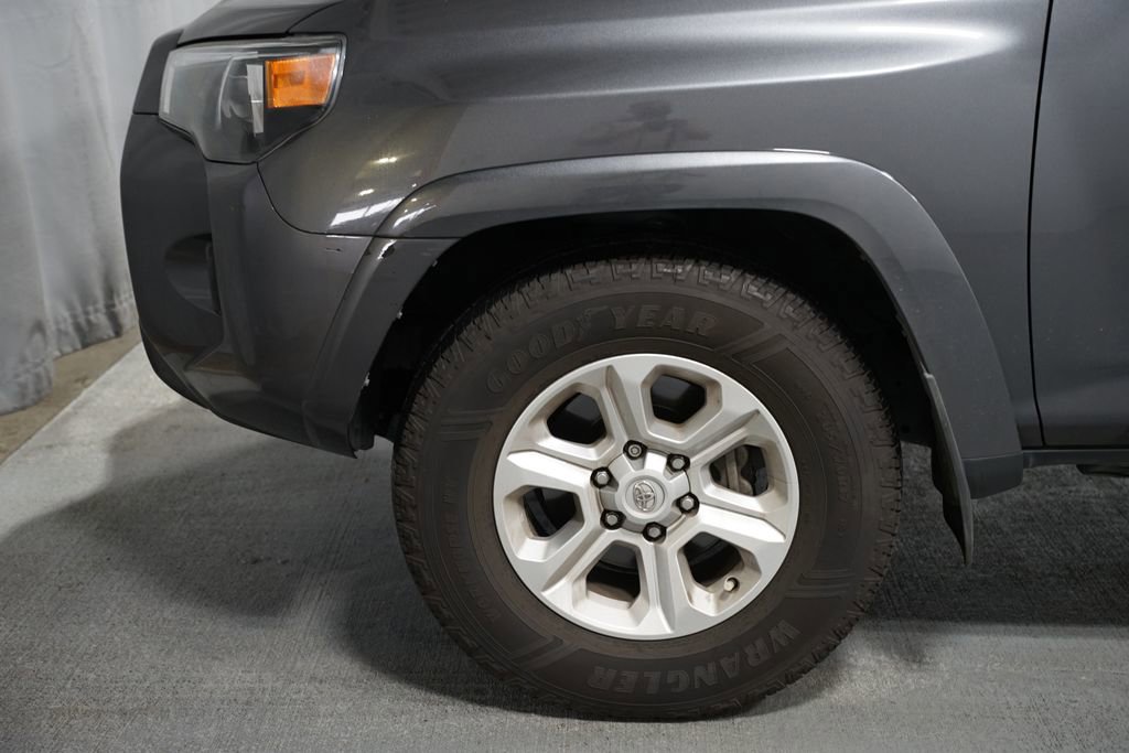 Used 2022 Toyota 4Runner SR5 Premium w/ Moonroof Package image 5