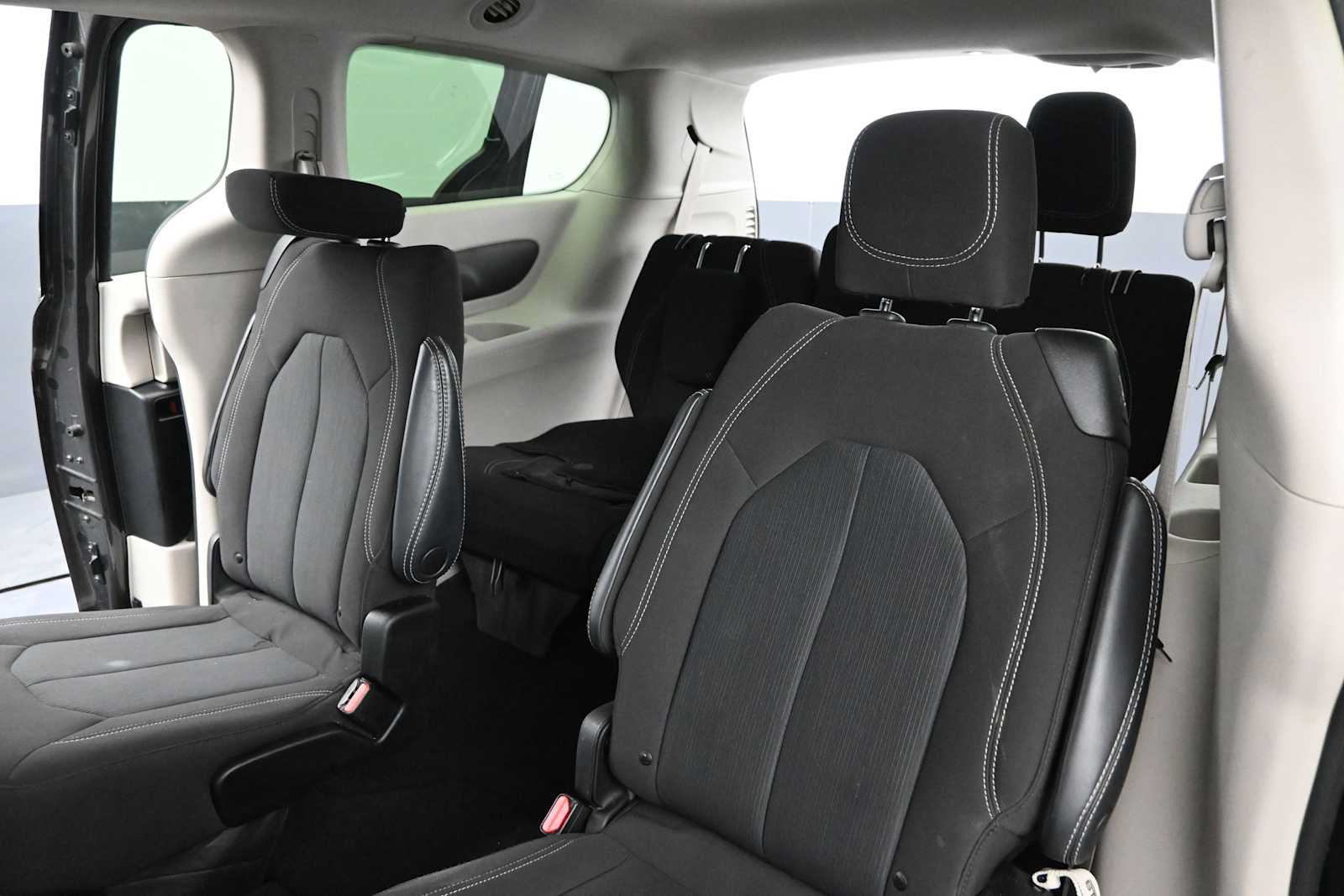 Used 2023 Chrysler Voyager LX FWD image 24