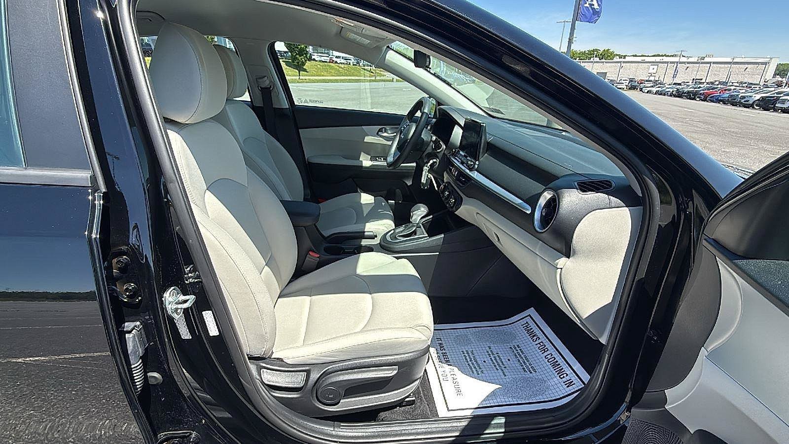 Used 2023 Kia Forte LXS w/ LXS Technology Package FWD image 15