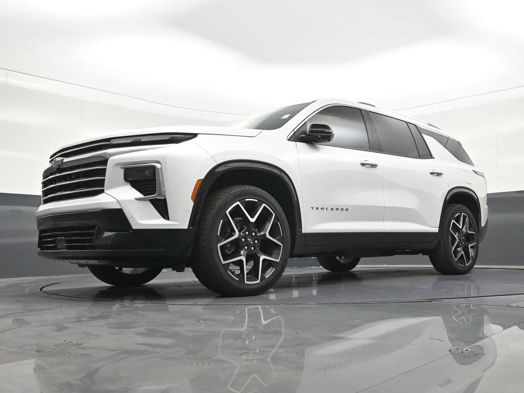 Used 2025 Chevrolet Traverse High Country FWD image 25