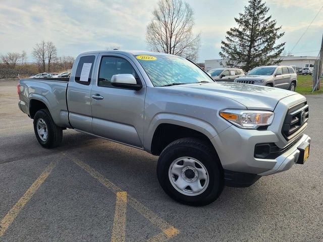 Used 2022 Toyota Tacoma SR w/ SR Convenience Package AWD/4WD image 4