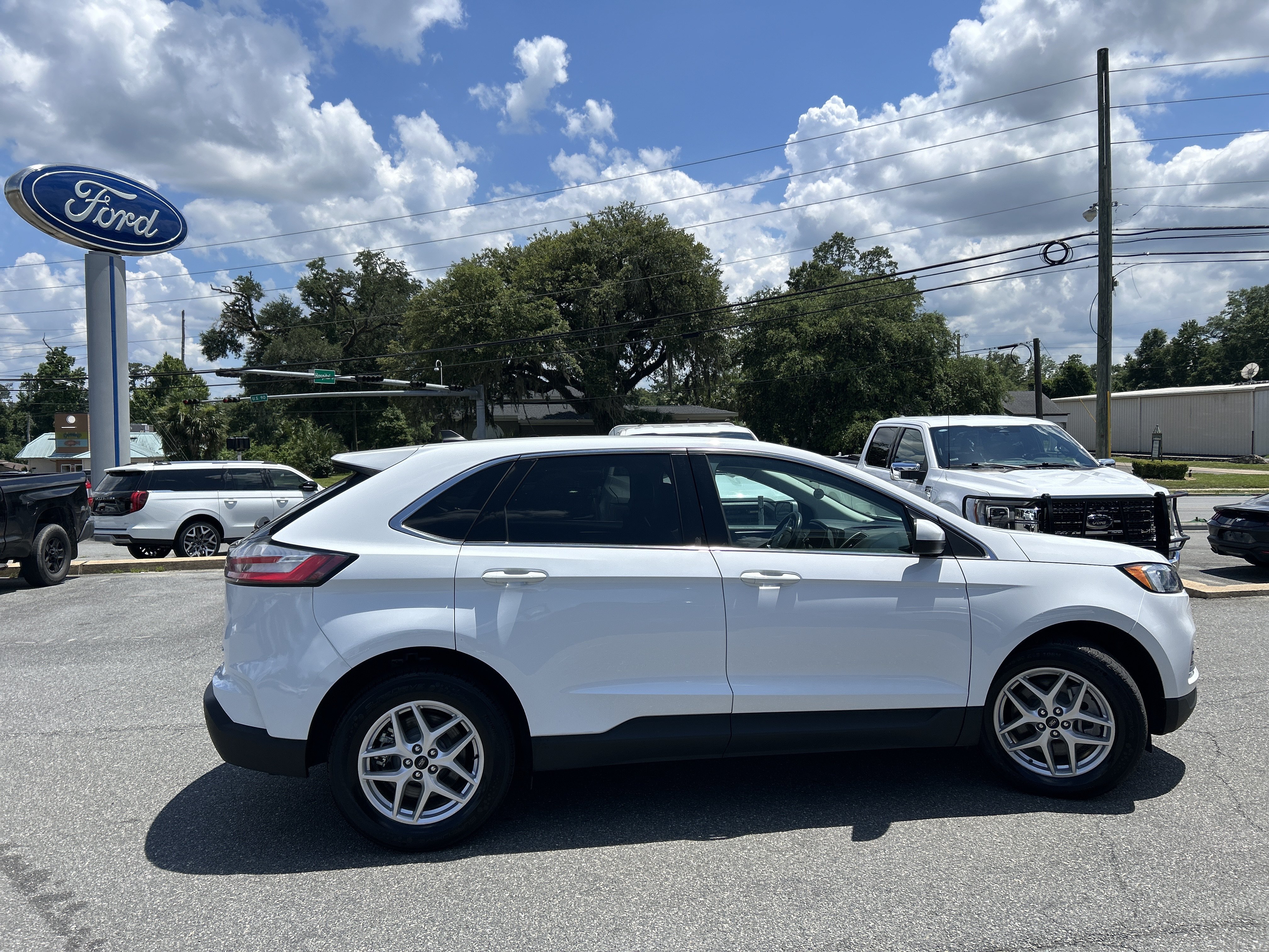 Used 2024 Ford Edge SEL AWD/4WD image 9
