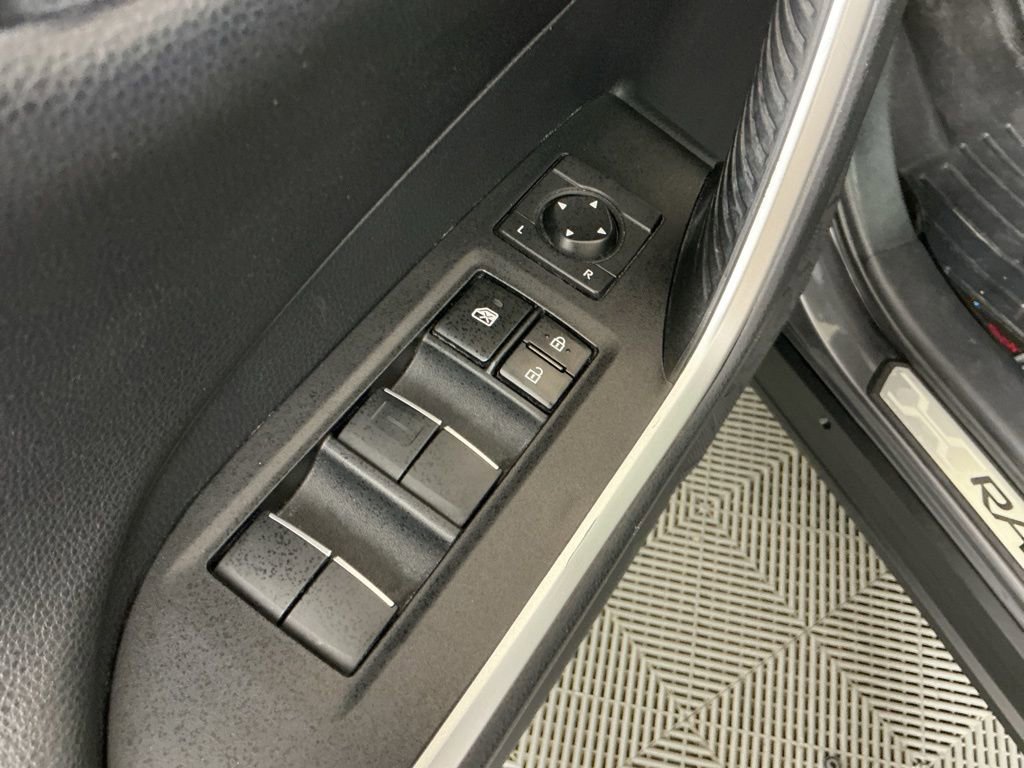 Used 2019 Toyota RAV4 Limited image 21