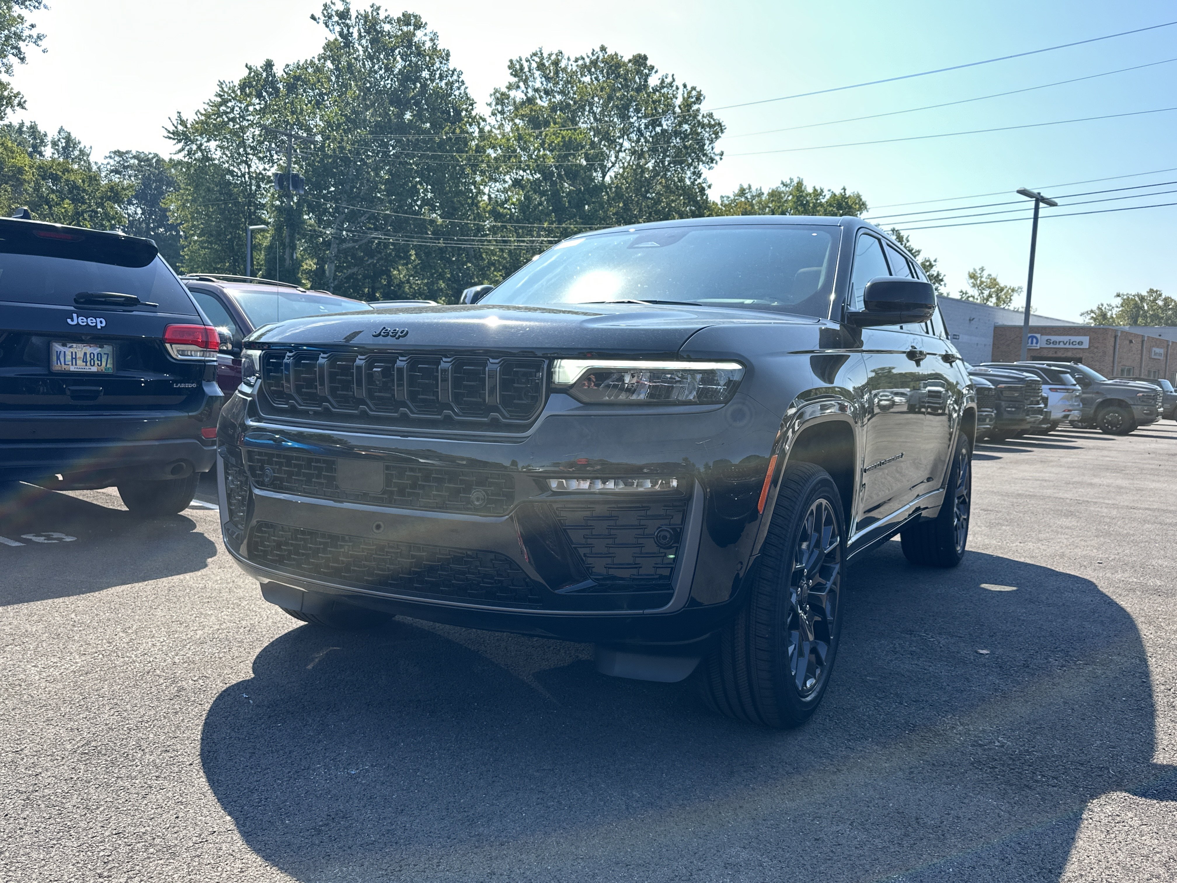 New 2027 Jeep Grand Cherokee Summit w/ Adv Protech Group IV AWD/4WD image 23