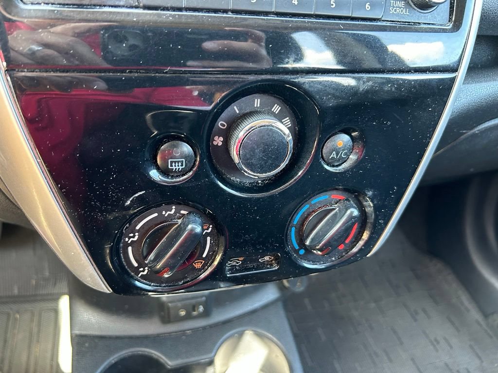 Used 2017 Nissan Versa Note SV FWD image 27